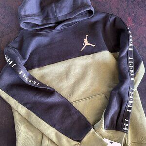 Boys Jumpman Jordan Hoodie Size Youth Medium NWT